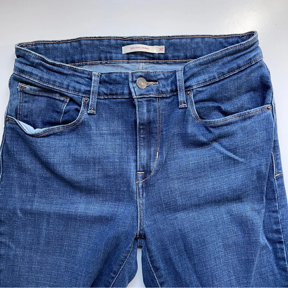 Levi's Mid Rise Skinny Jeans W30L32 - Picture 3 of 6